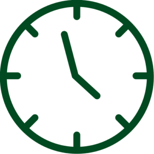 Grüne Uhr die auf 15:55 Uhr zeigt