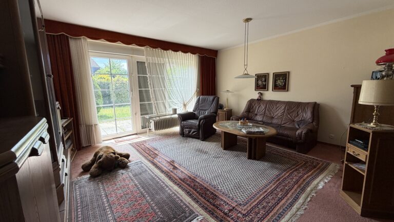Möbliertes Wohnzimmer ohne Home Staging